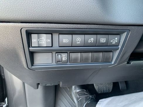 Used 2026 Toyota Tundra Limited AWD/4WD image 13