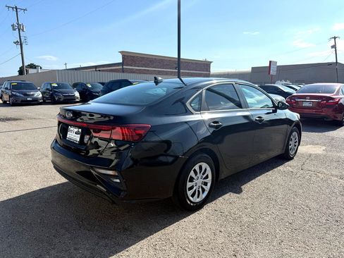Used 2021 Kia Forte Sedan image 6