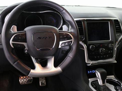 Used 2018 Jeep Grand Cherokee SRT image 4