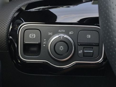 Certified 2025 Mercedes-Benz CLA 250 image 34