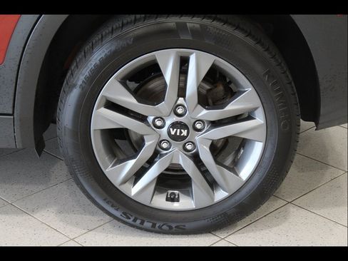 Used 2021 Kia Seltos S AWD/4WD image 12