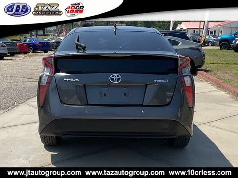 Used 2018 Toyota Prius Three FWD image 6