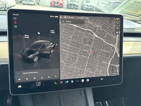 Used 2023 Tesla Model Y Long Range image 25