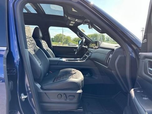 Certified 2025 Nissan Armada Platinum AWD/4WD image 31
