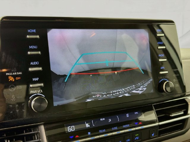 Used 2022 Toyota Sienna XLE w/ XLE Plus Package FWD image 20