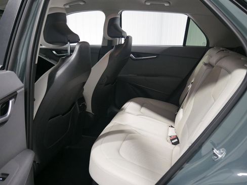 Used 2023 Kia Niro EX image 12