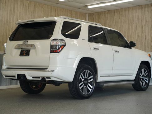 Used 2016 Toyota 4Runner Limited AWD/4WD image 10
