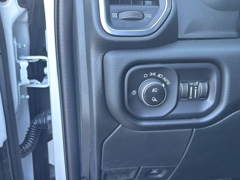 New 2026 RAM 2500 Laramie w/ Night Edition AWD/4WD image 21