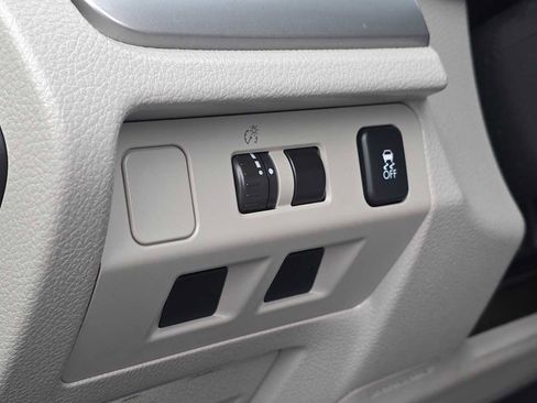 Used 2015 Subaru Forester 2.5i w/ Alloy Wheel Package image 23