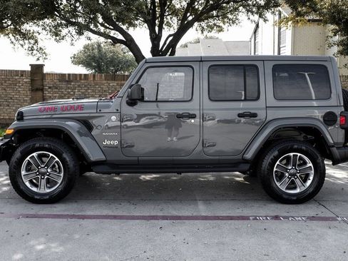 Used 2022 Jeep Wrangler Unlimited Sahara w/ Cold Weather Group AWD/4WD image 20