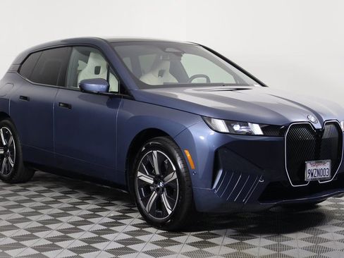 Certified 2026 BMW iX xDrive45 w/ Premium Package AWD/4WD image 3