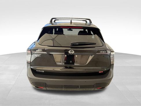 Used 2025 Nissan Kicks SR FWD image 8