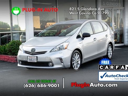 Used 2013 Toyota Prius V Five image 5
