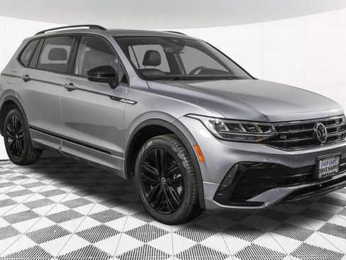 Used 2022 Volkswagen Tiguan SE R-Line AWD/4WD image 10