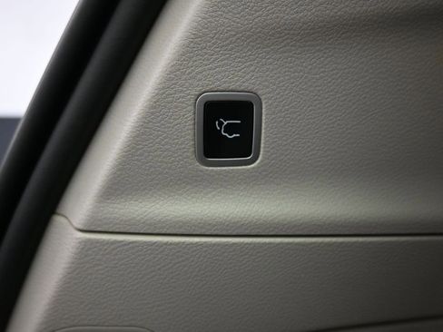 Used 2023 Chrysler Pacifica Touring-L FWD image 26