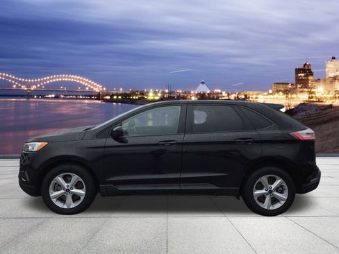 Used 2022 Ford Edge SE image 2