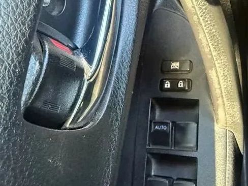 Used 2018 Toyota Corolla SE w/ Protection Package FWD image 16