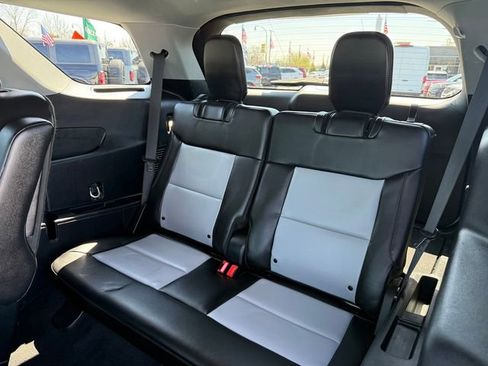 Used 2023 Ford Explorer XLT w/ Equipment Group 202A image 10