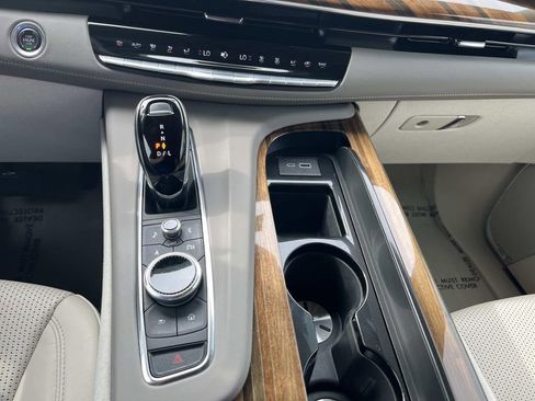 Used 2024 Cadillac Escalade Sport Platinum w/ LPO, ONYX Package image 37