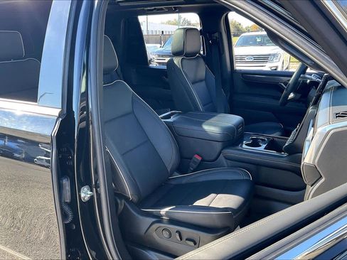 Certified 2025 GMC Yukon Elevation w/ Technology Package image 8