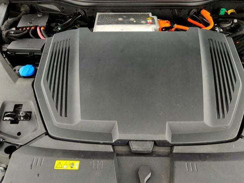 Used 2019 Audi e-tron Premium Plus AWD/4WD image 26