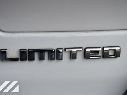 Used 2023 Jeep Grand Cherokee Limited AWD/4WD image 34
