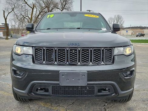Used 2019 Jeep Grand Cherokee Laredo image 29