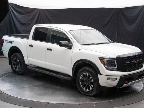 Used 2021 Nissan Titan PRO-4X w/ Off Road Protection Package image 2