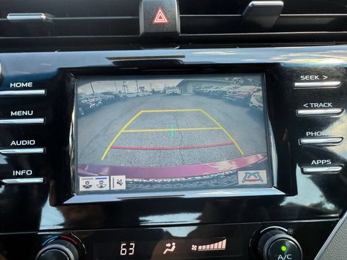 Used 2018 Toyota Camry SE w/ Moonroof Package FWD image 18