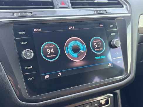 Used 2018 Volkswagen Tiguan SE image 24