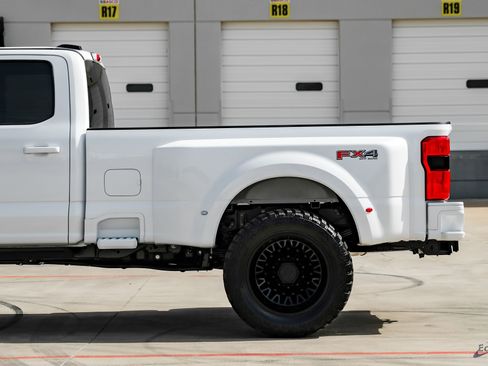 Used 2026 Ford F450 Lariat w/ FX4 Off-Road Package image 10