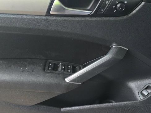 Used 2020 Volkswagen Passat 2.0T SE image 10