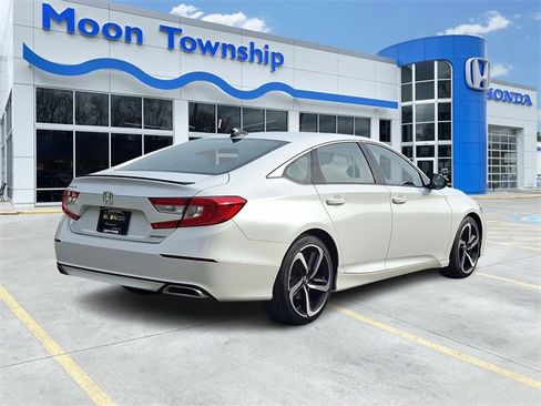 Used 2022 Honda Accord Sport image 6