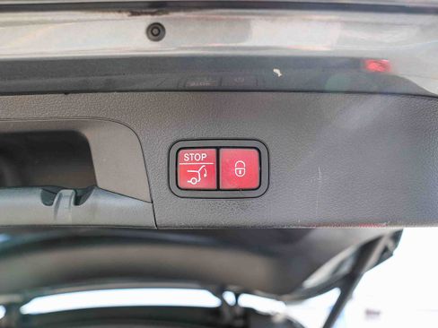 Used 2021 Mercedes-Benz GLS 450 4MATIC image 29
