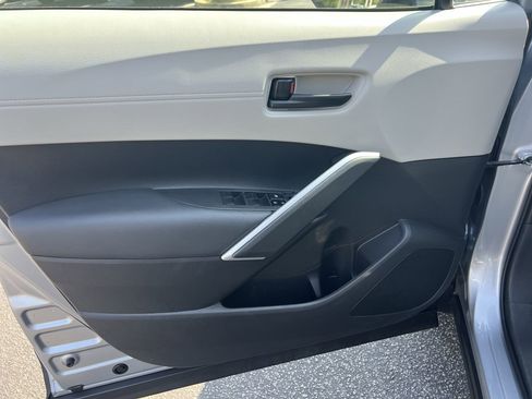 Used 2022 Toyota Corolla Cross L FWD image 14