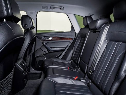 Used 2020 Audi Q5 2.0T Premium image 17