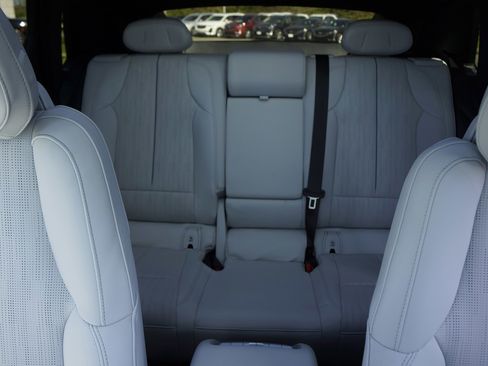 New 2024 Cadillac Lyriq Luxury image 30