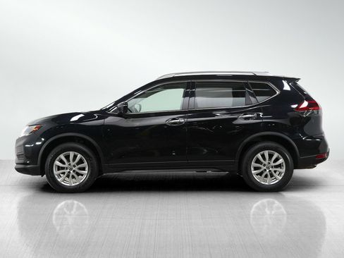 Used 2018 Nissan Rogue SV w/ Sun & Sound Touring Package image 2