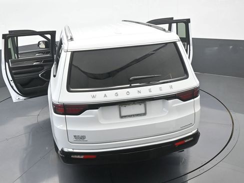 Used 2023 Jeep Wagoneer L Series III w/ Preferred Equipment Group image 73