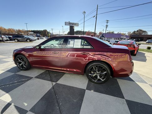 Used 2023 Chrysler 300 Touring L w/ Popular Equipment Group image 6