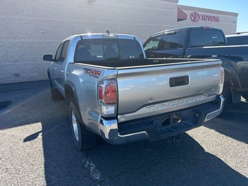 Used 2022 Toyota Tacoma TRD Off-Road AWD/4WD image 7