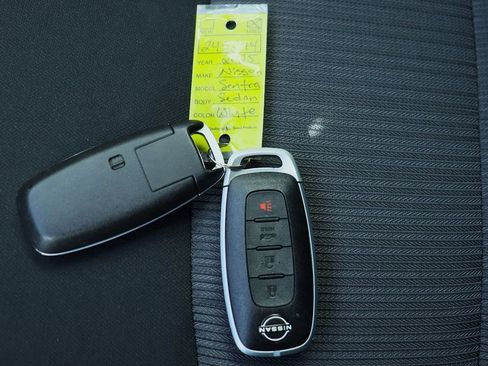 Used 2025 Nissan Sentra SV image 58