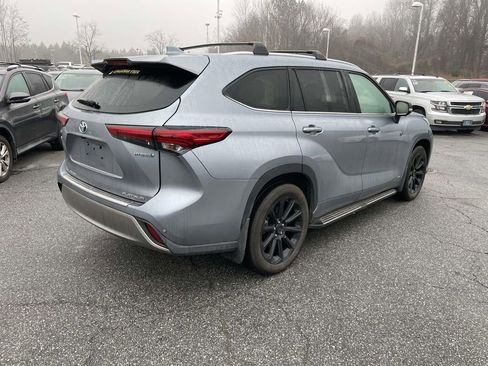 Used 2023 Toyota Highlander Platinum image 10