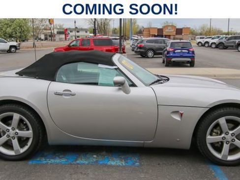 Used 2007 Pontiac Solstice Convertible w/ Convenience Package RWD image 7
