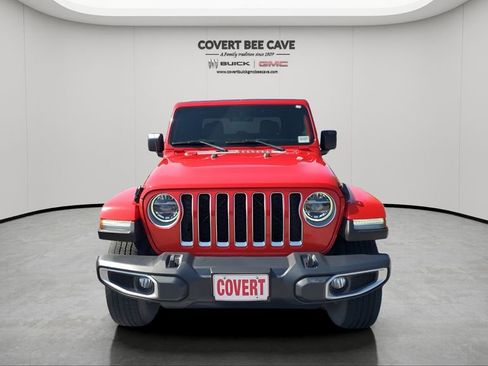 Used 2020 Jeep Gladiator Overland image 2