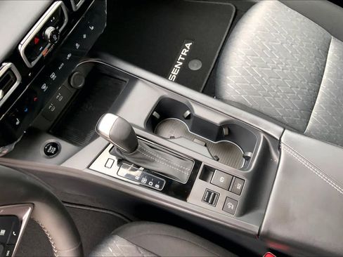 Used 2026 Nissan Sentra SV w/ SV Convenience Package FWD image 17
