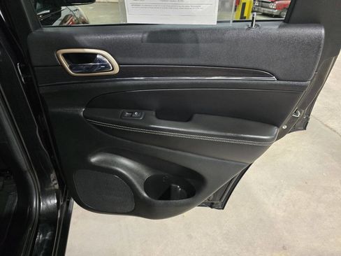 Used 2014 Jeep Grand Cherokee Limited image 28