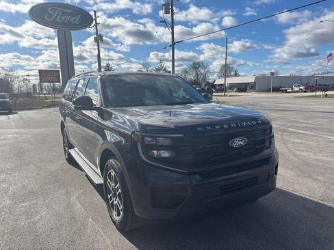 New 2025 Ford Expedition Max Active AWD/4WD image 3
