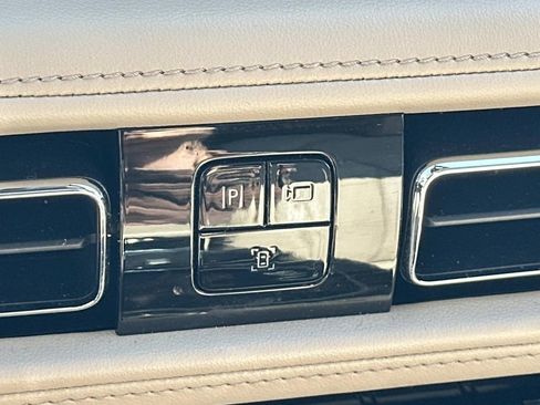 Certified 2023 Lincoln Nautilus Reserve image 32