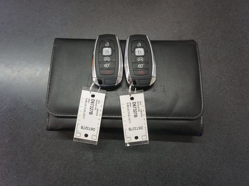 Used 2018 Lincoln Navigator Reserve w/ Technology Package AWD/4WD image 18